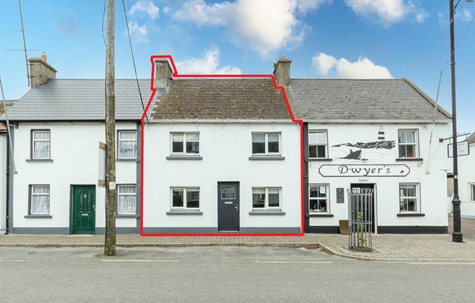 Cheerful 3 Bed In The Heart Of Village