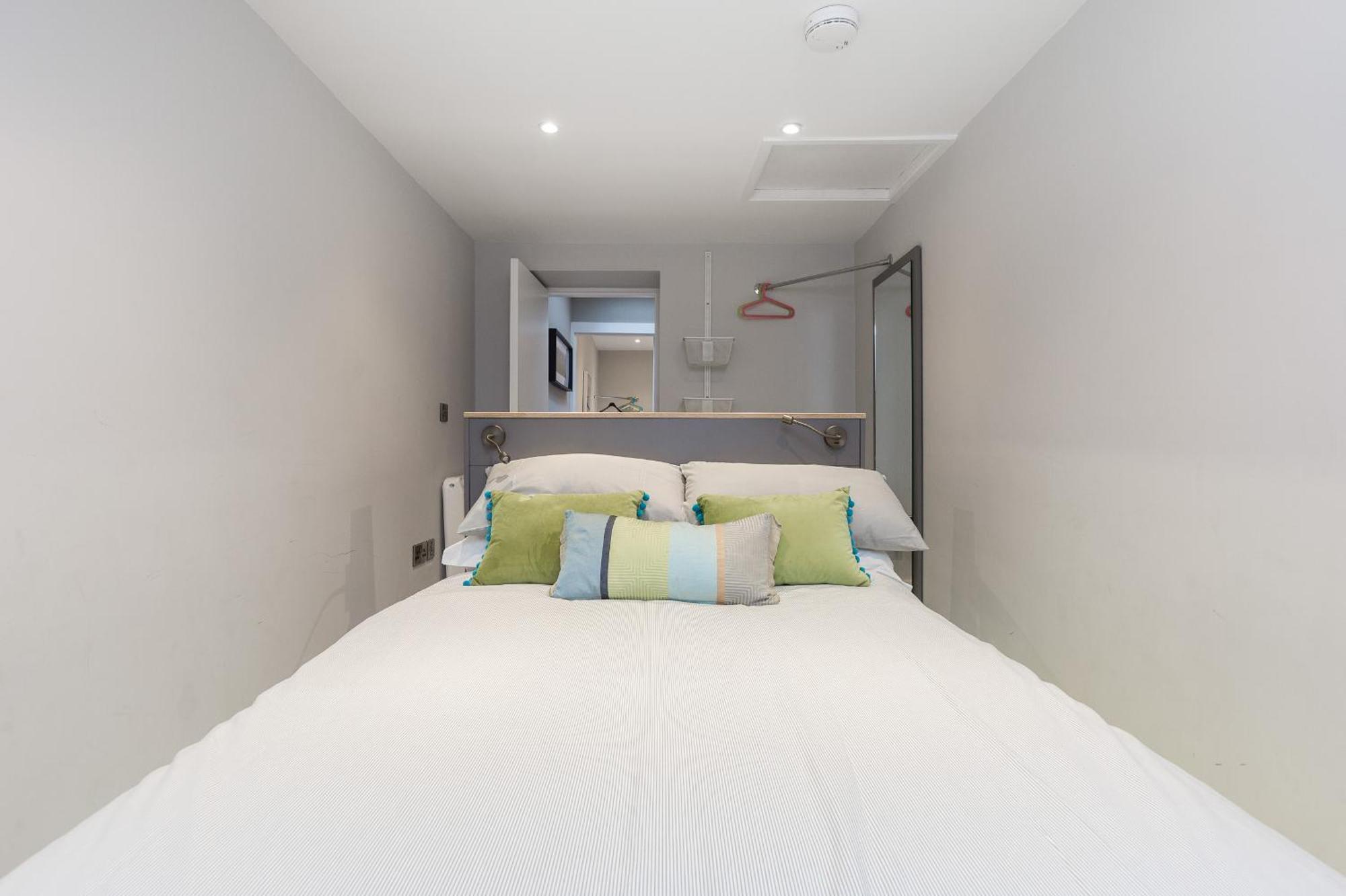 Cheerful 3 Bed In The Heart Of Village Holiday home